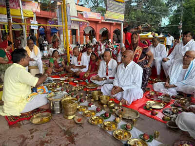  Assam minister & actor participate in pind daan rituals