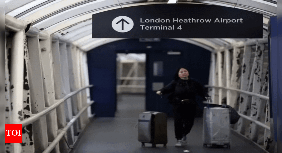 London airport emergency: Heathrow shuts terminal 4; passengers evacuated London airport emergency: Heathrow shuts terminal 4; passengers evacuated
