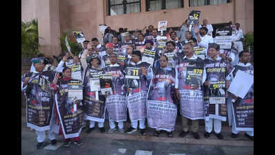 Congress legislators disrupt assembly, demand debate on law and order