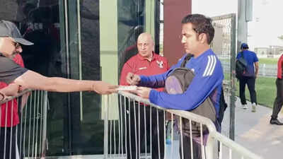  Gautam Gambhir wins hearts, signs autographs ahead of India's Asia Cup opener