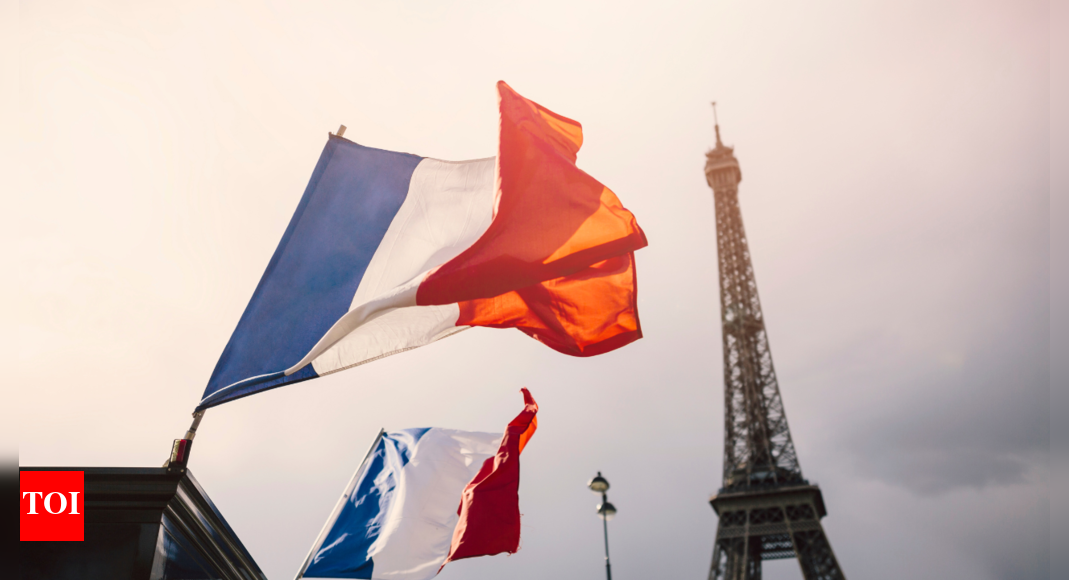Could France's economic turmoil spark eurozone debt crisis?