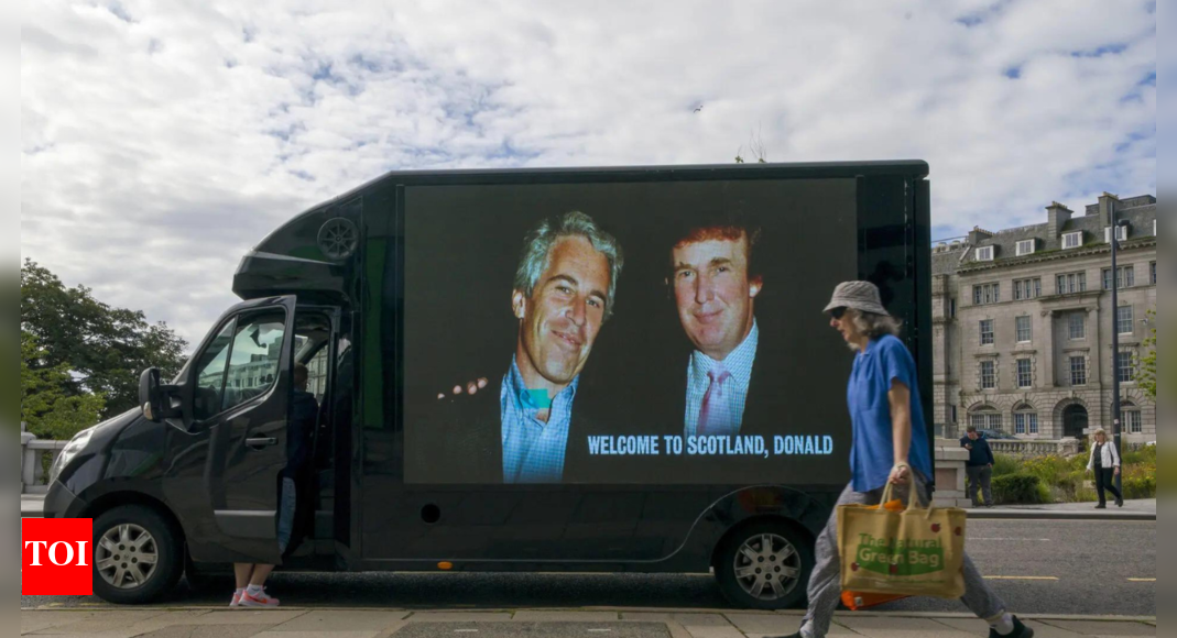 <div>Trump's alleged letter, Bill Clinton's note & more: Jeffrey Epstein 'birthday book' out; what's in it?</div>