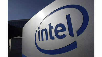 Intel announces leadership changes; CEO of Intel Products Johnston Holthaus to leave after 30-plus years at the chip company