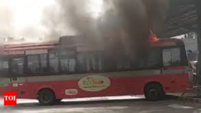  13 passengers evacuated after smoke detected from MSRTC electric bus near Khopat