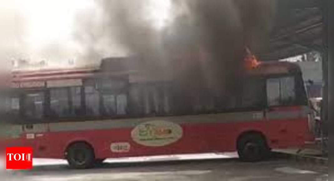Thane: 13 passengers evacuated after smoke detected from MSRTC electric bus near Khopat