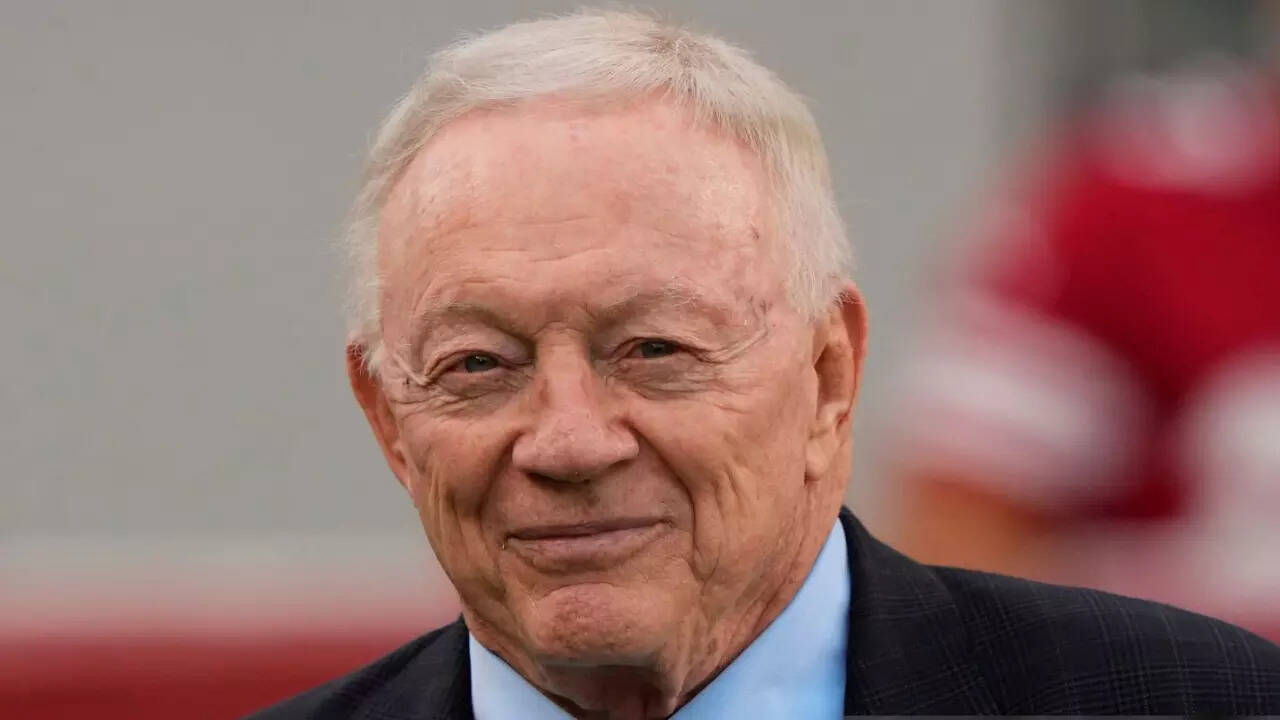Dallas Cowboys owner Jerry Jones reveals why he kept decade-long cancer  battle a secret: 'It's okay if you don't feel alright' | NFL News - The  Times of India