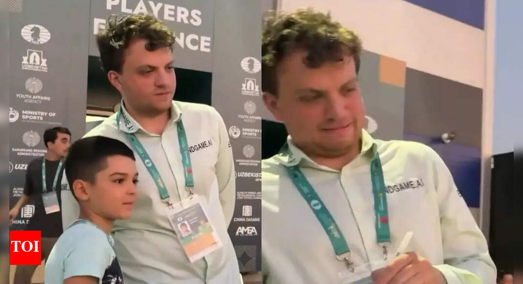 Hilarious! Chess fan asks American GM his name after photo - Watch