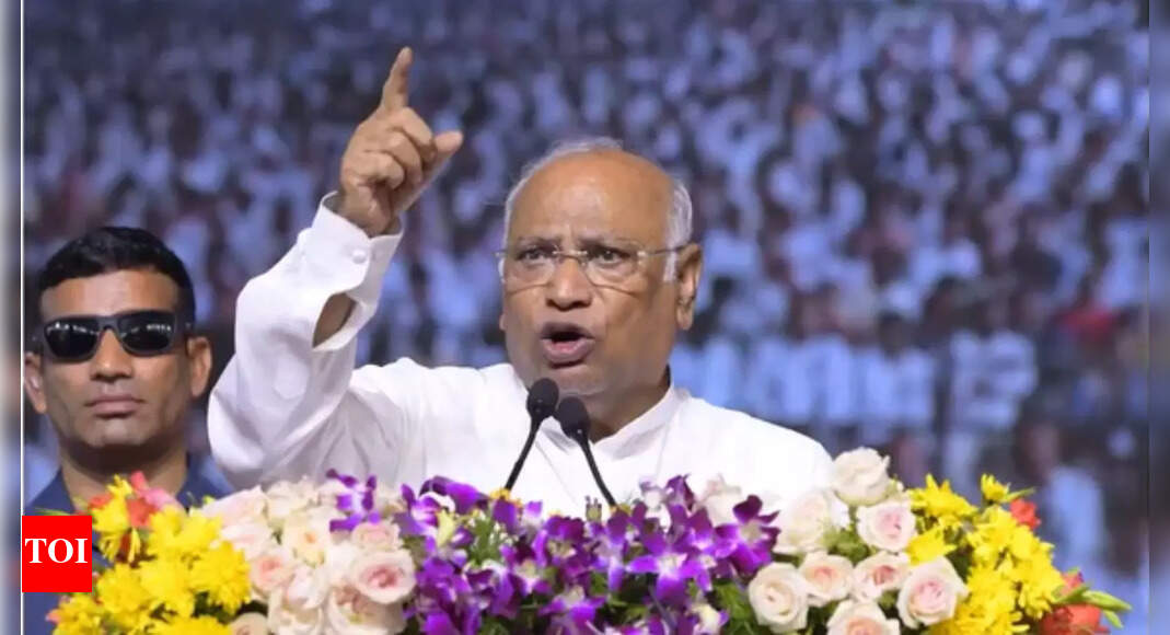 Congress discusses seat-sharing & election strategy
