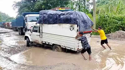 Severe potholes and landslides plague NH-6, commuters demand action