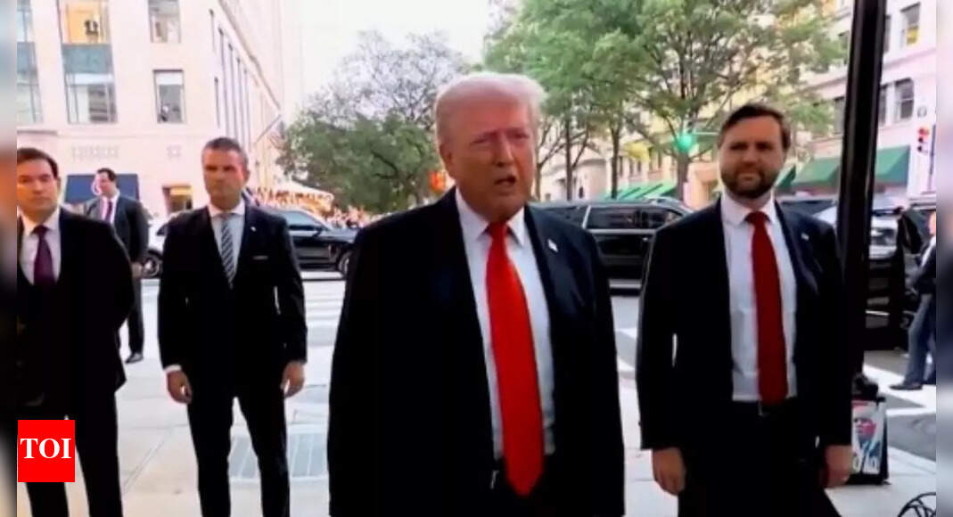 ‘Very, very safe city’: Trump visits DC restaurant for dinner amid police crackdown; watch ‘Very, very safe city’: Trump visits DC restaurant for dinner amid police crackdown; watch