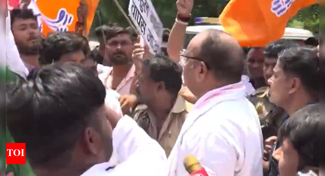 'Rahul go back': UP minister sits on dharna on highway; demands apology over insult to PM's mother