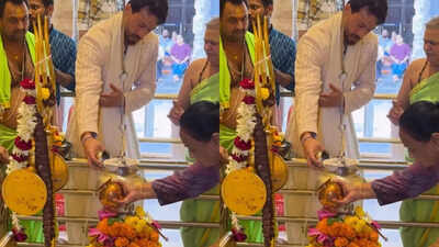 'Baaghi 4' star Tiger Shroff seeks blessings at Babulnath Mandir; looks calm and composed - Watch video