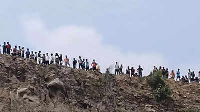 Tragic illegal mining accident in Dhanbad claims two lives and leaves one injured