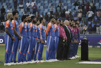 एशिया कप 2025: नया रिकॉर्ड! भारत अपमानित करता है ईओयू, दुबई में टी 20 आई मील का पत्थर बनाता है