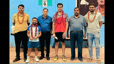 Jaipur District Badminton Association felicitates shuttlers Abhinav Sharma and Krishna Nagar