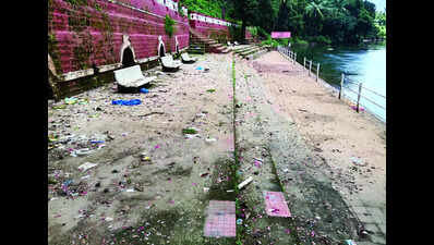 PoP idols, firework waste post Chaturthi irk residents of Bicholim and Sanquelim