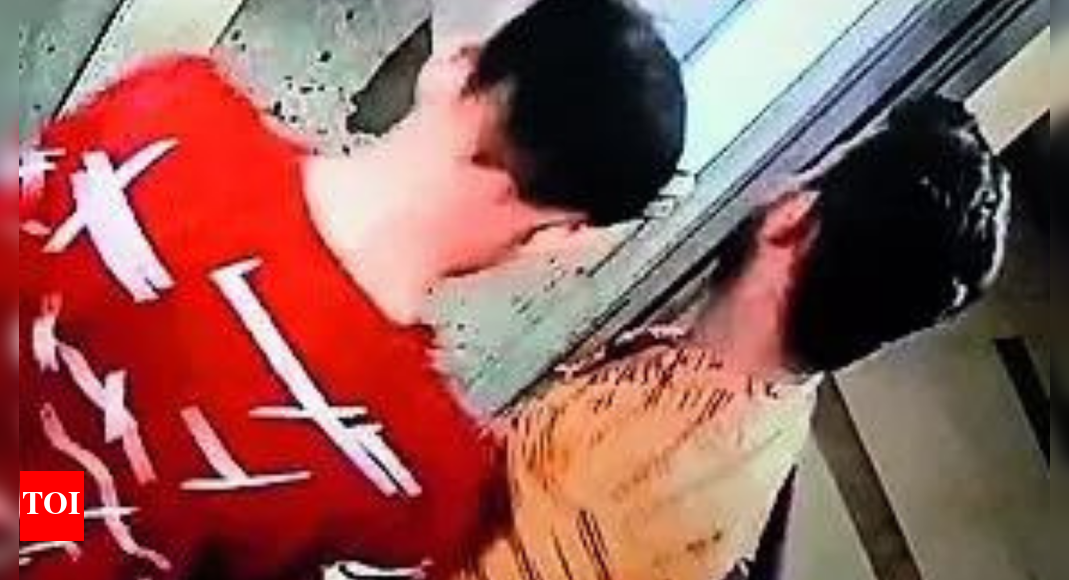 Woman tied up, stabbed to death by 2 domestic helps in Hyderabad flat