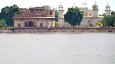 Yamuna water rising: Cells of ‘Baby Taj’, mausoleum built by Nur Jehan, submerged; Mehtab Bagh flooded