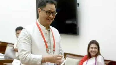 Rijiju thanks opposition MPs for VP vote, Congress 'admits' cross-voting