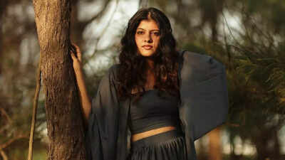  Monisha Blessy