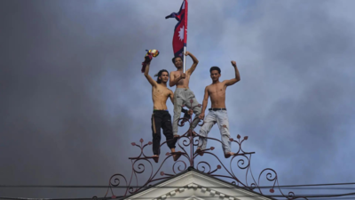 Crisis en Nepal: la Generación Z tumba al primer ministro y el país busca un líder interino — ¿Será la ex presidenta del Supremo quien tome el mando?