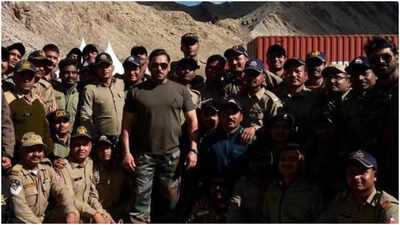 Salman Khan shoots in Ladakh, shares photos with soldiers