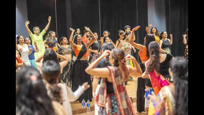 Say shubharambh to Navratri with garba workshops in NCR