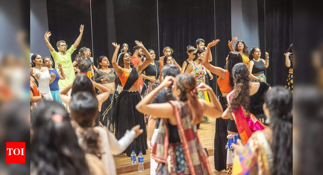 Say shubharambh to Navratri with garba workshops in NCR