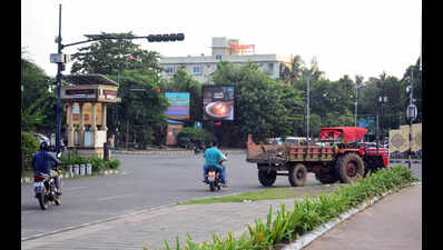Bhubaneswar's Shishu Bhawan Square faces road safety crisis due to wrong-side driving