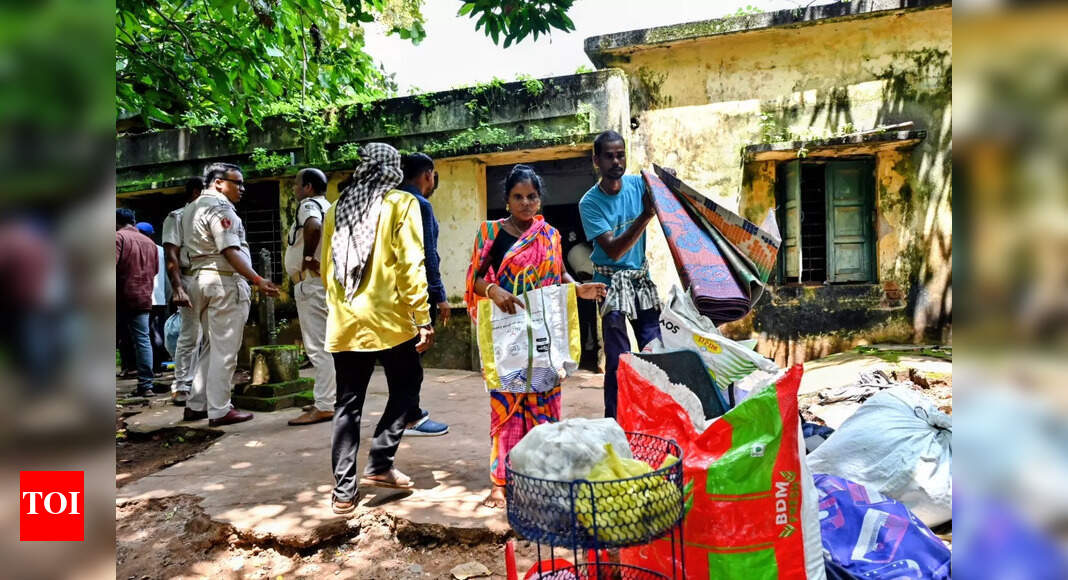 Utkal University authorities evict unauthorised occupants from staff quarters