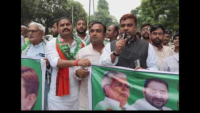 AIMIM seeks inclusion in opposition bloc, protests outside former CM Rabri Devi's home