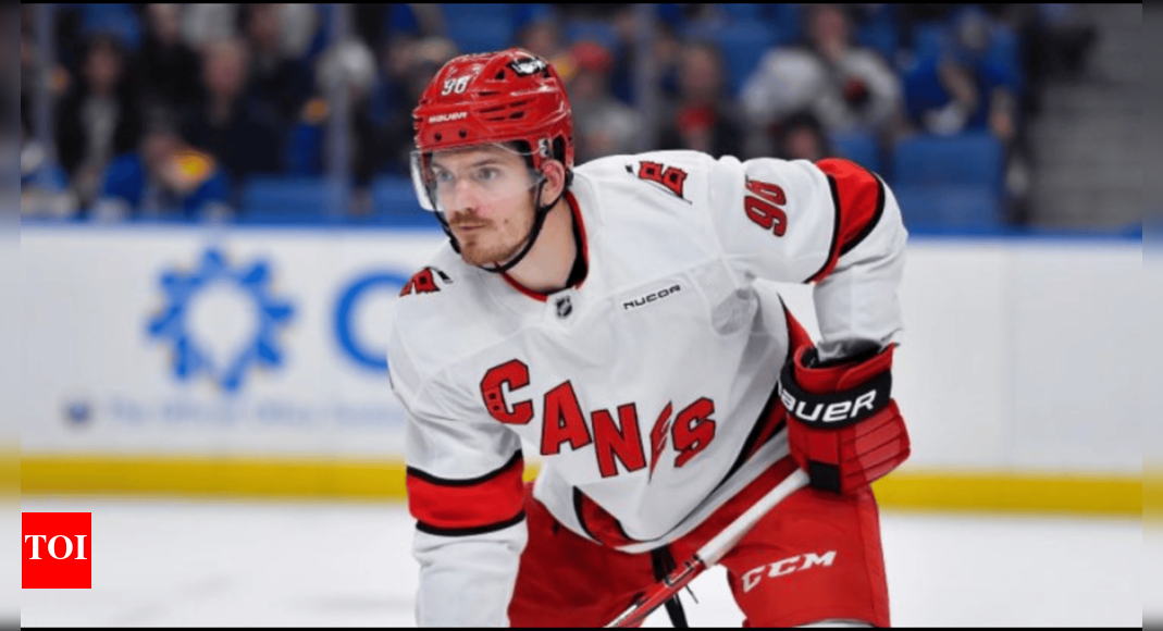 Toronto Maple Leafs eyeing Jack Roslovic as Nick Robertson’s future with team remains uncertain