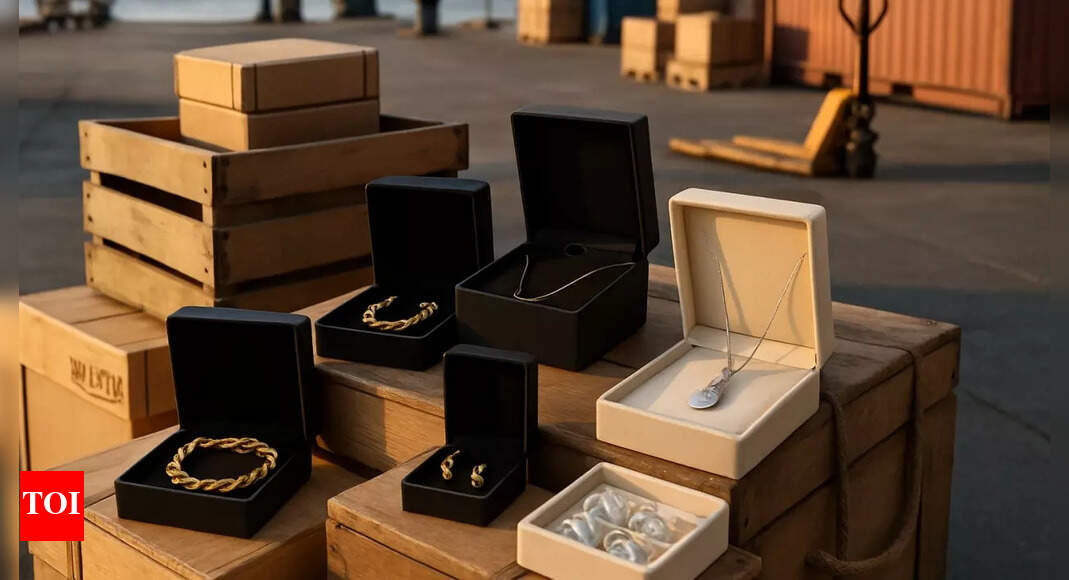 Gold hits new record high of 1.13L/10gram