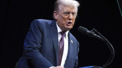  Trump urges calm after ally's assassination; remembers him as 'advocate of nonviolence'