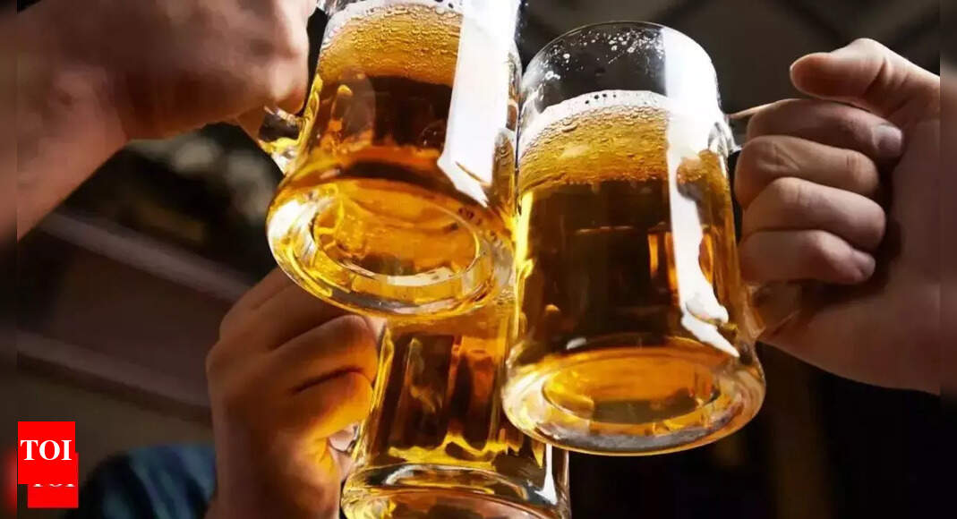 Delhi govt may lower beer-drinking age from 25 to 21