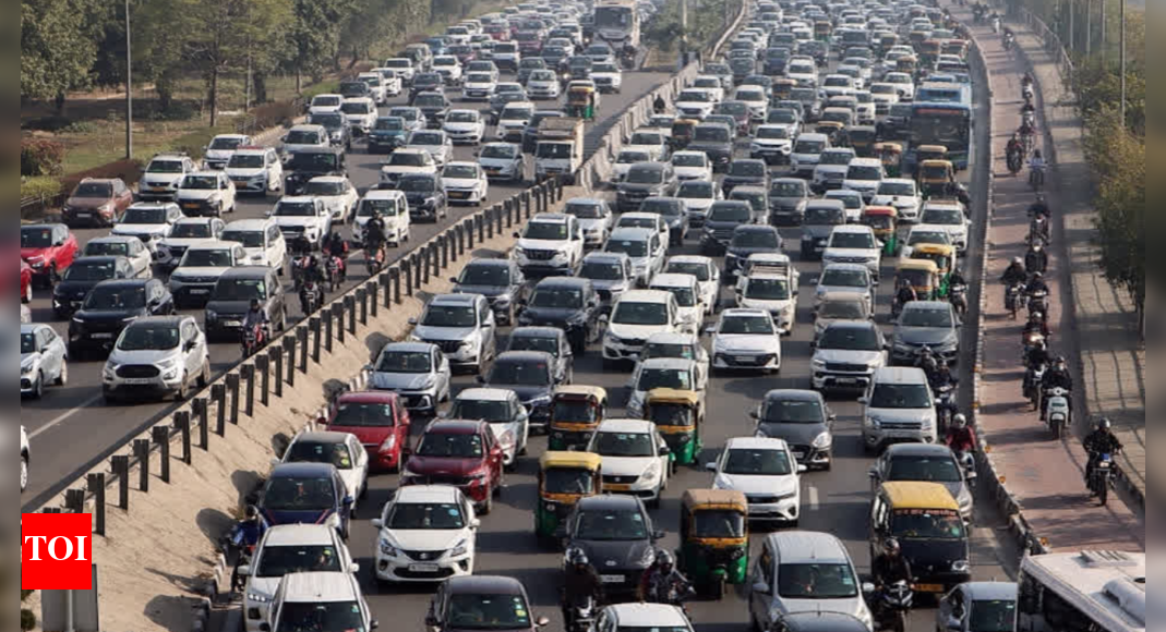 Old vehicles face fresh heat: Govt mulls steep fitness test fee hike; Rs 25k for ageing trucks, Rs 2.6k for cars