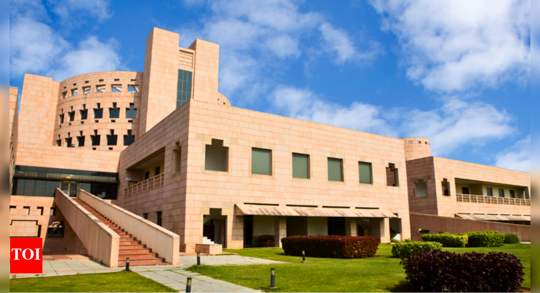 How ISB Online’s Product Management Programme is helping modern managers integrate AI and GenAI into work routines