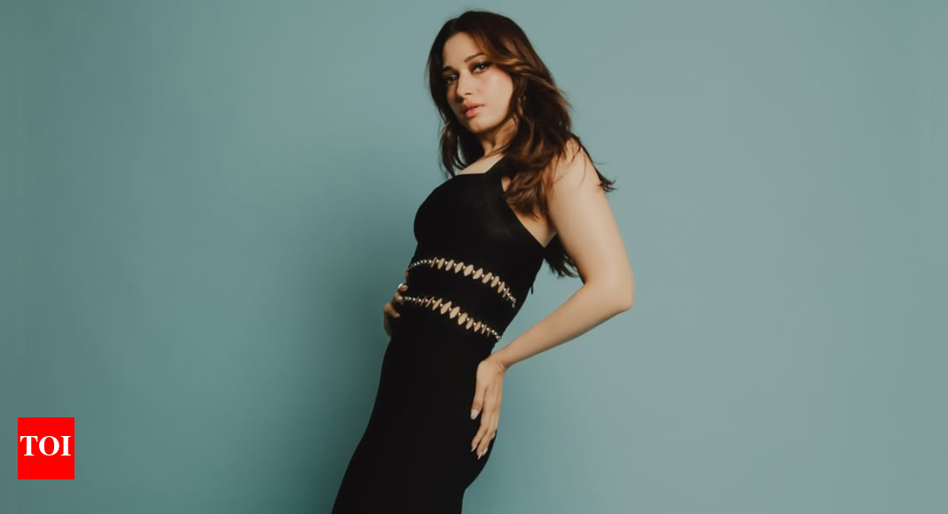 Tamannaah Bhatia’s Hervé Léger fringe couture is the drama we signed up for