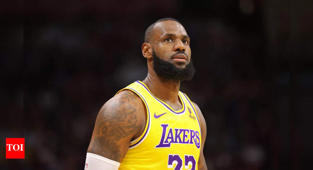 LeBron James reacts to Kawhi Leonard's $28 million endorsement deal controversy with a two-word message