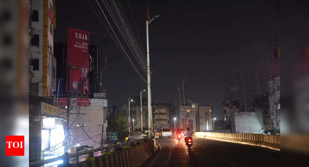 Maintenance backlog & pending dues leave flyover street lights in darkness