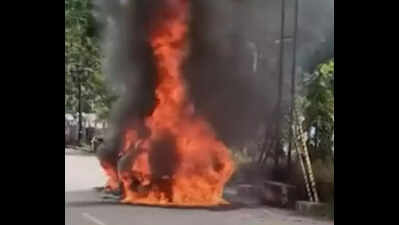 Car catches fire near Karnataka chief minister’s house; no foul play