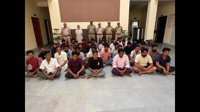 Cops foil marketing fraud in city; arrest 37, seize 13 cars