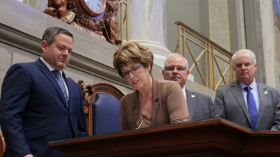 Missouri legislature approves new GOP plan; Trump hails 'show me state'