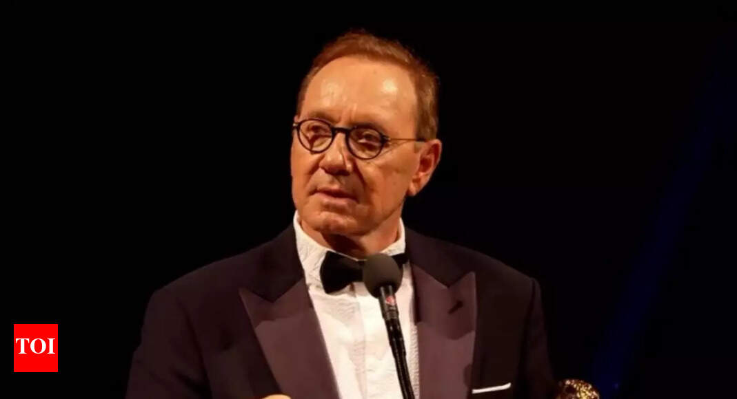 Kevin Spacey receives the Lifetime Achievement Award: Dedicated honor to Val Kilmer - 'I will never forget him'
