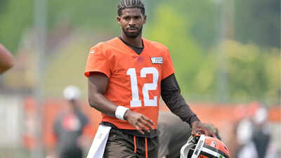 Cleveland Browns fans wonder if Shedeur Sanders could start against Ravens, Kevin Stefanski finally responds | NFL News - The Times of India