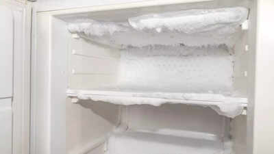 Mother of 2 trapped in -20°C freezer, rescued by delivery rider in China