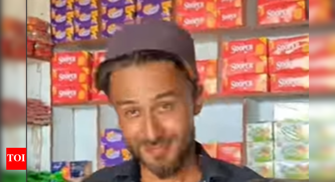 Tiger Shroff 2.0: Tiger Shroff’s doppelganger spotted at grocery shop, and fans can’t spot the difference!