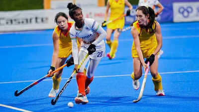  Indian women's hockey team sets up Sunday's summit clash against China