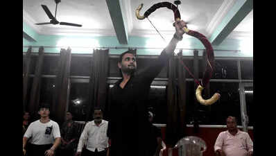 Mum artists playing roles in city Ramlilas