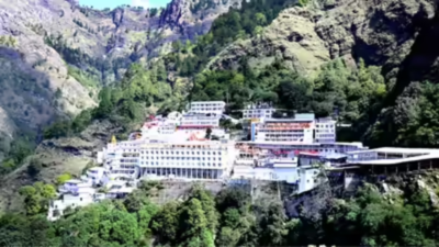  Vaishno Devi yatra postponed due to bad weather